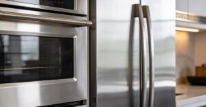 Inox kolor w kuchni: jak czyścić sprzęt AGD i dbać o powierzchnię?