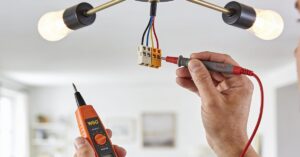Jak podłączyć żyrandol na 3, 4 lub 5 żarówek mając 3 kable w suficie?